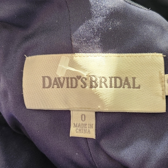 Lovely Navy gown only used one time !It Navy blue colorIt's really a gorgeous!! - Picture 8 of 12